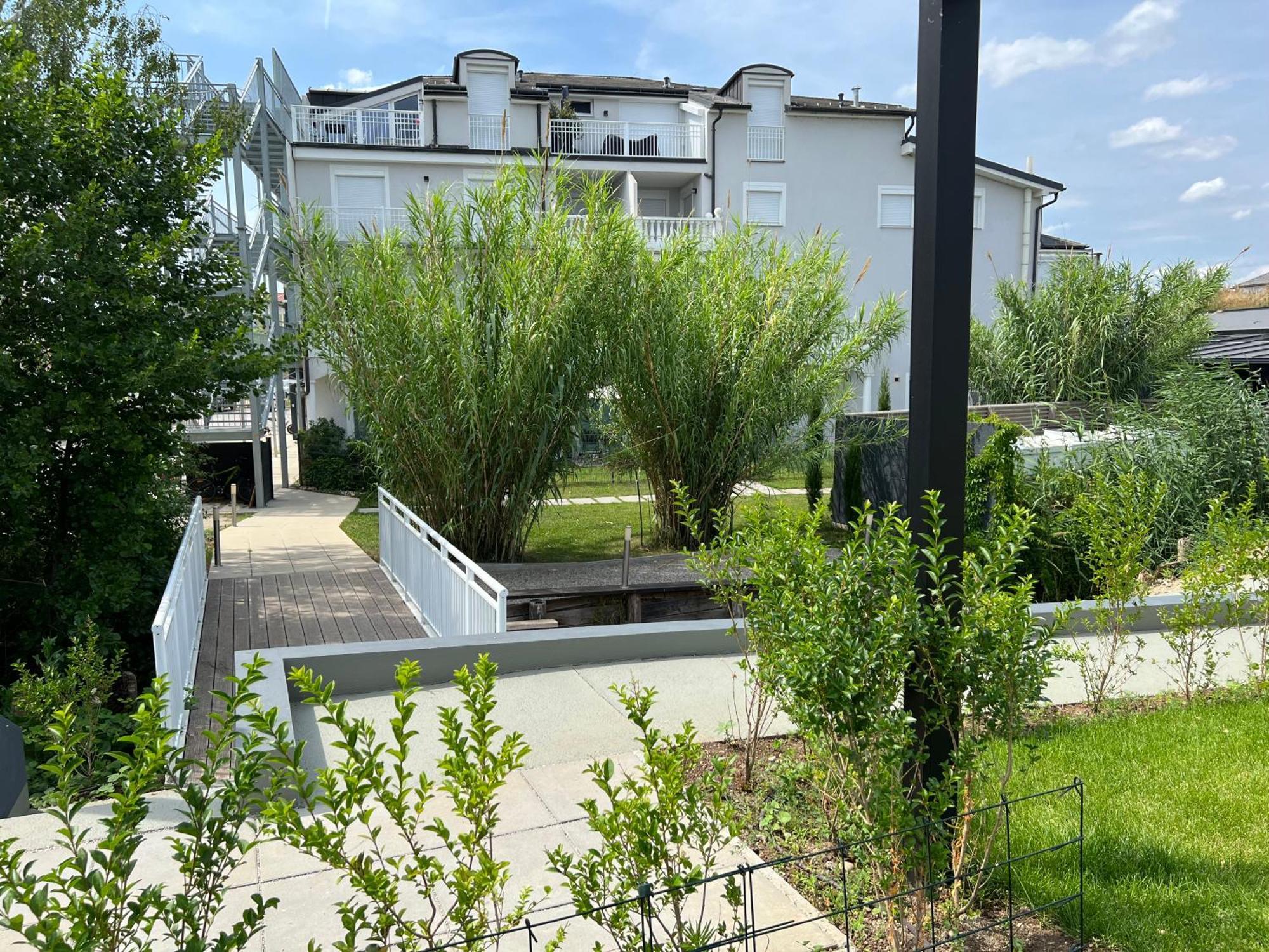 25H Spa-Residenz Best Sleep Privat Garden & Pools Neusiedl am See Exterior foto